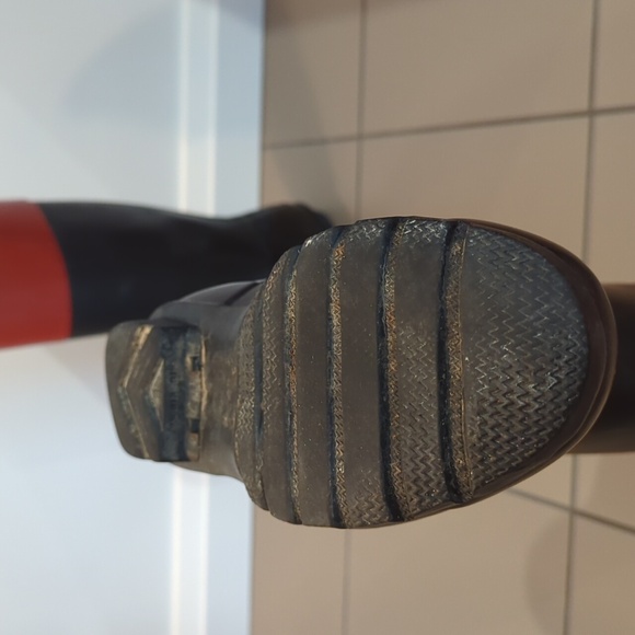 Orange and Black Hunter Rain Boots - Picture 4 of 6